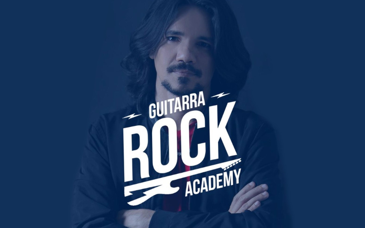 A imagem mostra o logotipo do curso guitarra rock academy com o instrutor Ozielzinho por trás