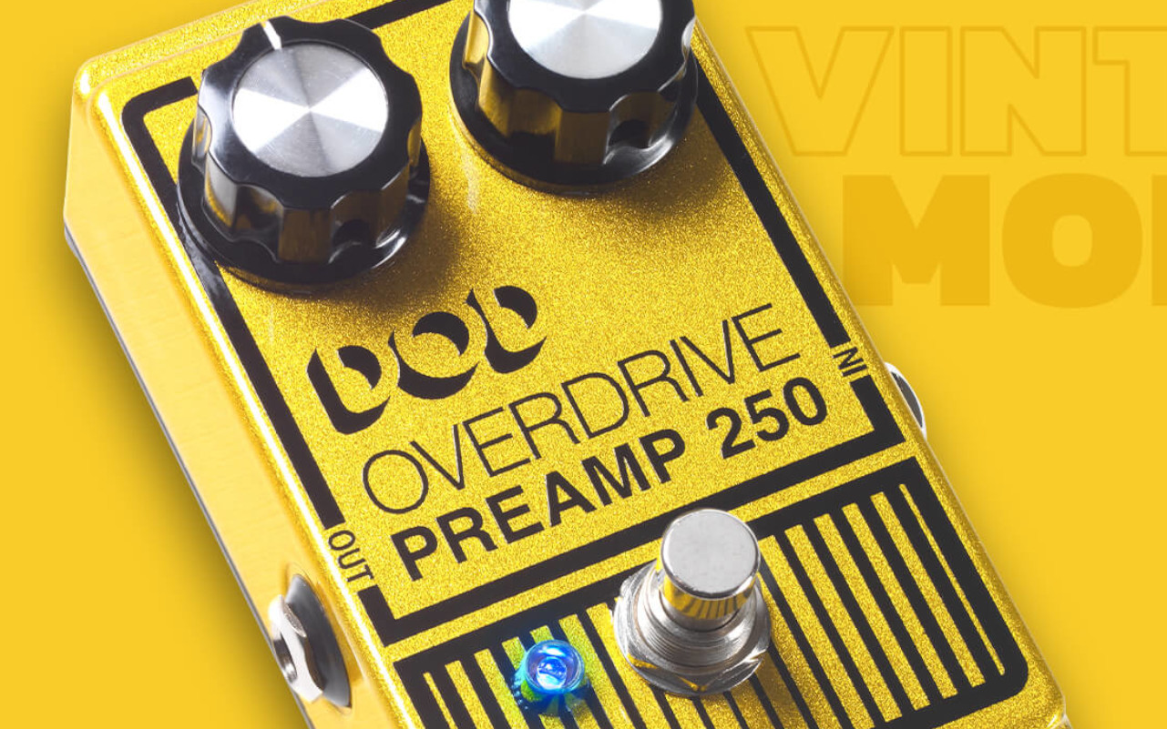 A imagem mostra um DOD OVERDRIVE PREAMP 250 sobre fundo amarelo