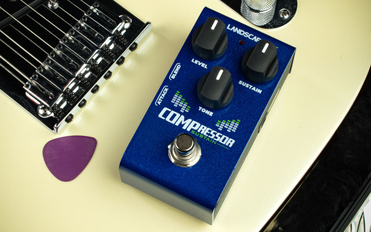A imagem mostra um Landscape CST2 Compressor Sustainer em um fundo branco