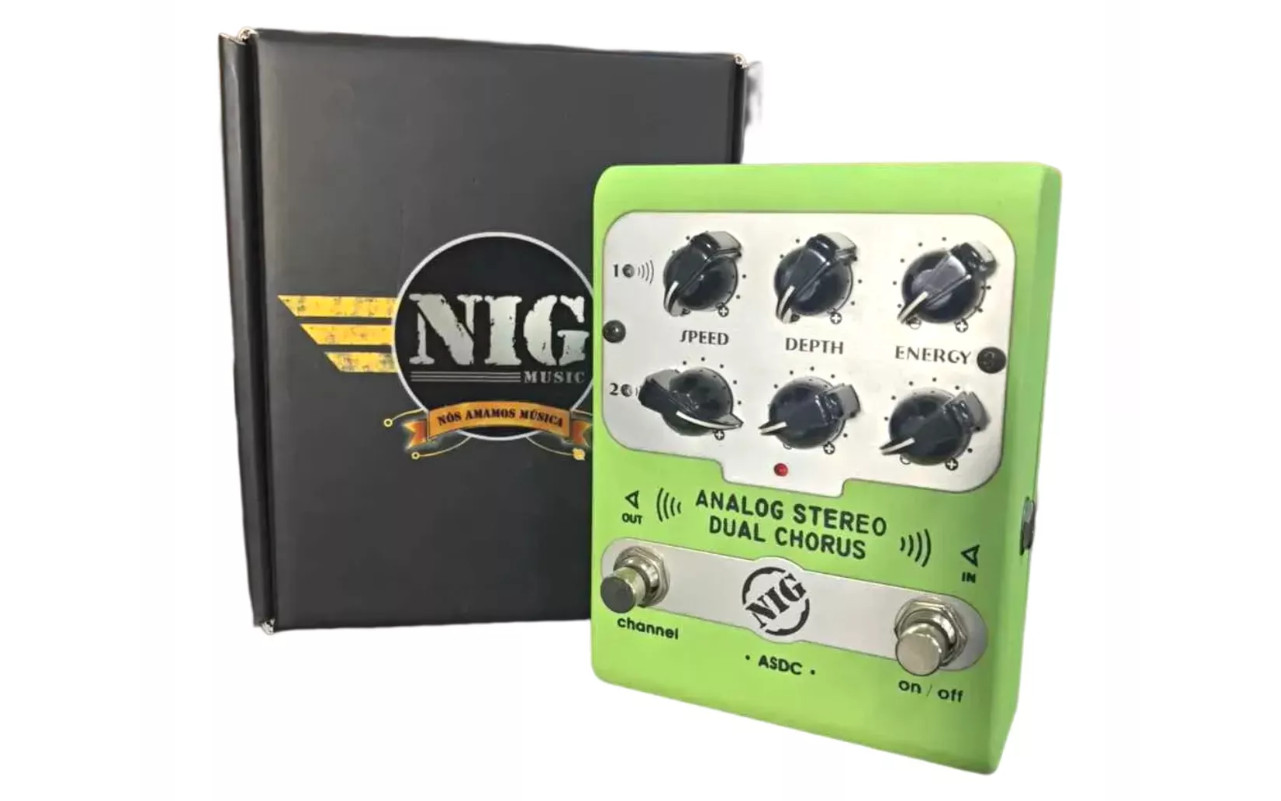 A imagem mostra um nig asdc dual chorus em um fundo branco